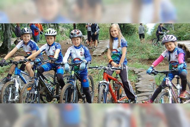 Trikots fr die Mountainbike-Jugend