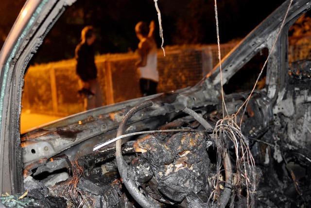 Autobrände in Rheinfelden: Polizei überführt drei Jugendliche