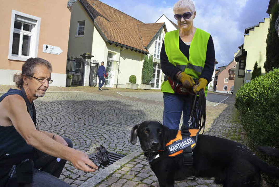 Der Labrador-Schferhund-Mischling Ami...aden in der Trompeterstadt unterwegs.   | Foto: Martin Herceg