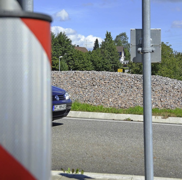 Ganz schn grau ist&#8217;s im Binzger Kreisverkehr.   | Foto: Winfried Dietsche