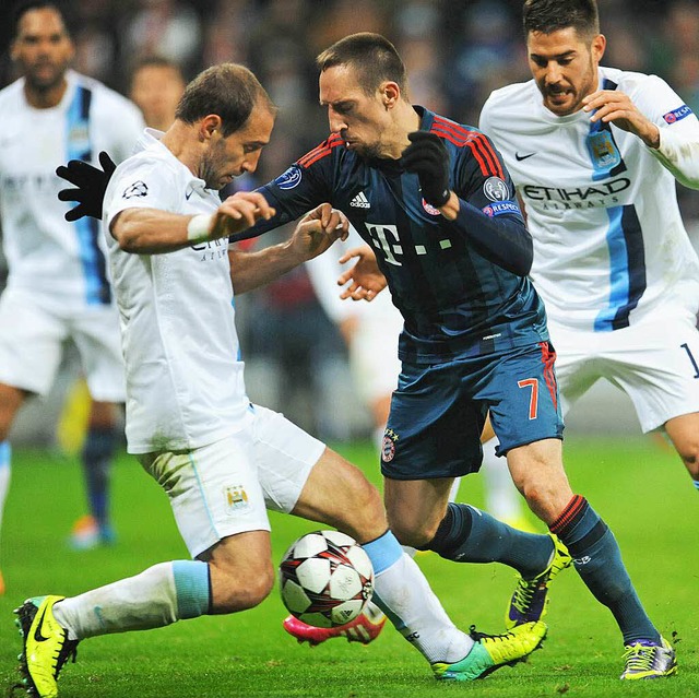 Franck Ribery (r) von Mnchen und Pabl...om. Das ergab die Auslosung in Monaco.  | Foto: dpa