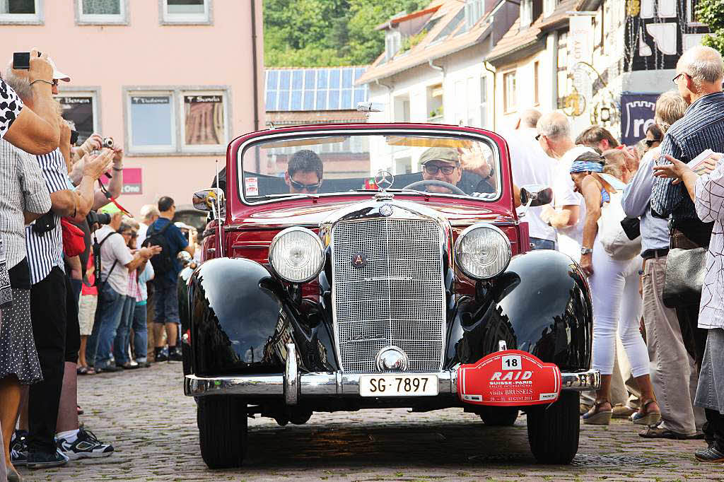 Nicht nur Kenner konnten sich an diesen Autos erfreuen: Die Raid Suisse- Paris zu Gast in Waldkirch.