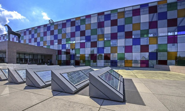 1500 Quadratmeter gro ist das Schachbrett-Kunstwerk an der Museumsfassade.   | Foto: bri