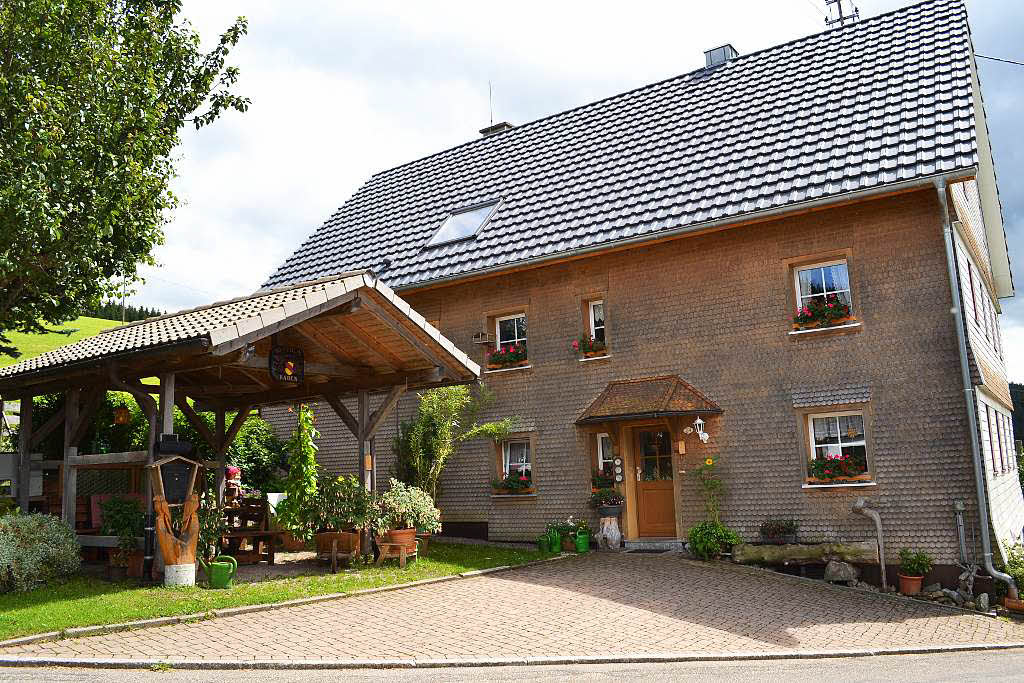 Das Haus Hepting in Rudenberg hat eine bewegte Geschichte, die Erinnerungsstcke werden von Antonia und Jochen Borrmann in Ehren gehalten.