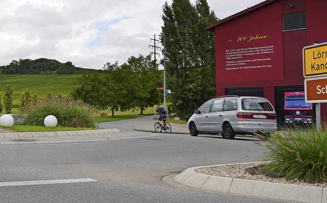 Fr Radfahrer wre auch am Kreisel bei... verbessern, etwa durch Markierungen.   | Foto: Michael Behrendt