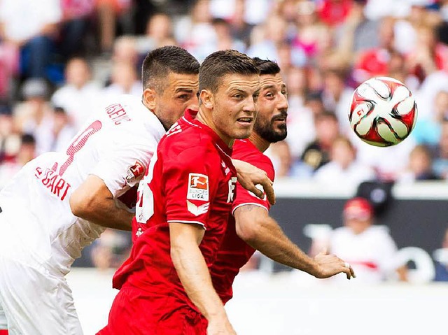 Der 1. FC Kln setzte sich in Stuttgart gegen den VfB mit 2:0 durch.  | Foto: dpa