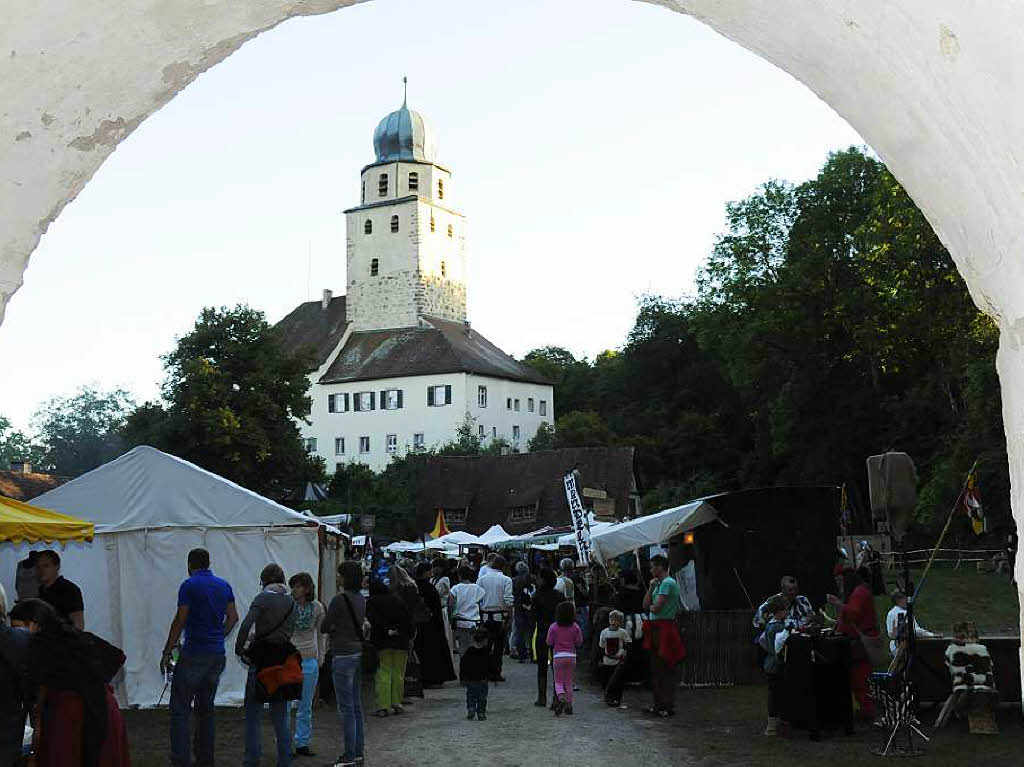 Viele Besucher genossen das Mittelalter-Spektakel beim Schloss Hohenlupfen.