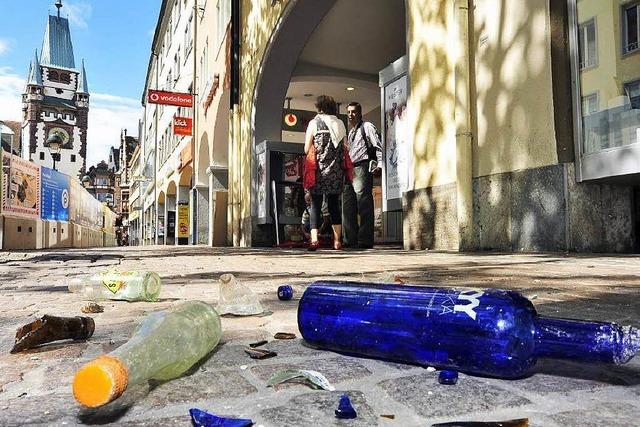 Freiburger Innenstadt: Anwohner klagen über Müll und Wildpinkler