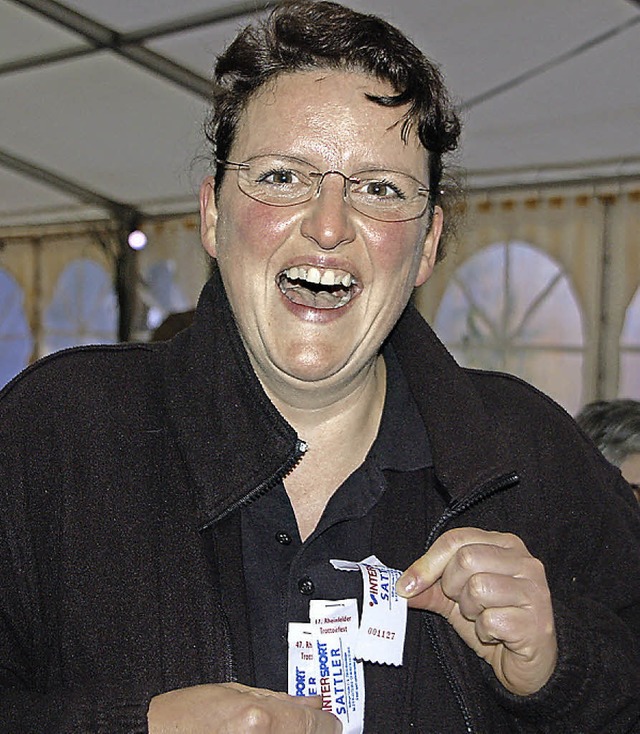 Petra Behringer freut sich ber den zweiten Preis.   | Foto: Wunderle