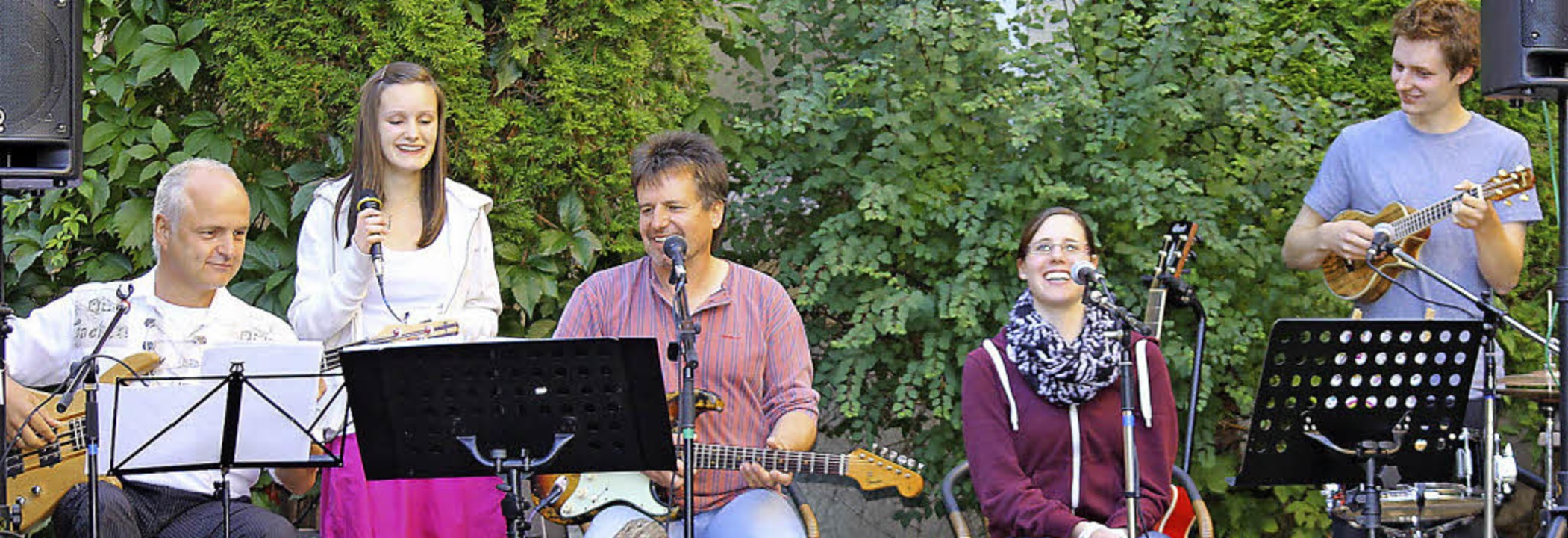 Die Musiker sorgten für gute Stimmung am Hirschenbuckel.  | Foto: Gert Brichta