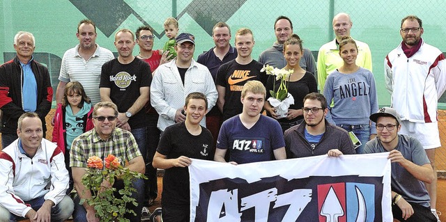 Sportwart Bernd Schmidt (links) und Vo...riebs-und Laientennisturniers in Wyhl.  | Foto: Jrgen Schweizer