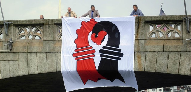 Auf dieser Fahne, die  die Grorte He... die  Basler Kantone bereits vereint.   | Foto: ZVG/Mahro