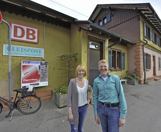 Petra Kreutz und Horst Schmitz sind Bu...n in Littenweiler Bro von Gleisnost.   | Foto: Michael Bamberger