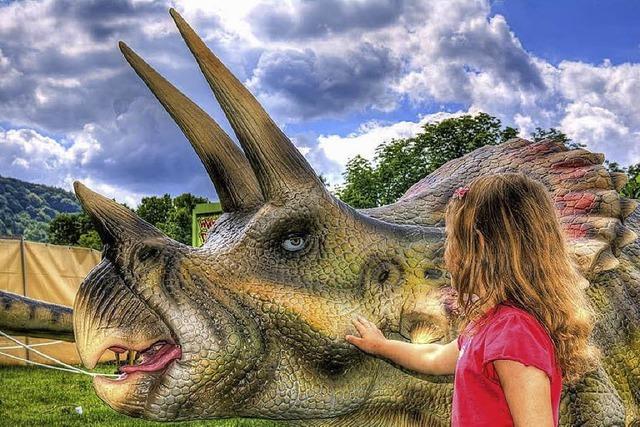 Auf der Badenmesse sind Dinosaurier zu sehen