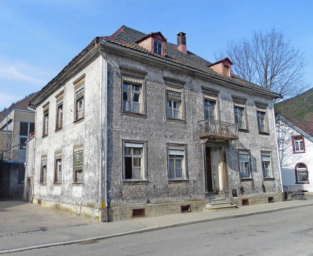 Das ehemalige Arbeitshaus und sptere ...nau Bernauer KG wird bald abgerissen.   | Foto: Benno Drflinger