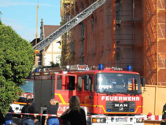 Am Donnerstag hat es zwischen zwei Husern gebrannt.  | Foto: Ulrike Derndinger