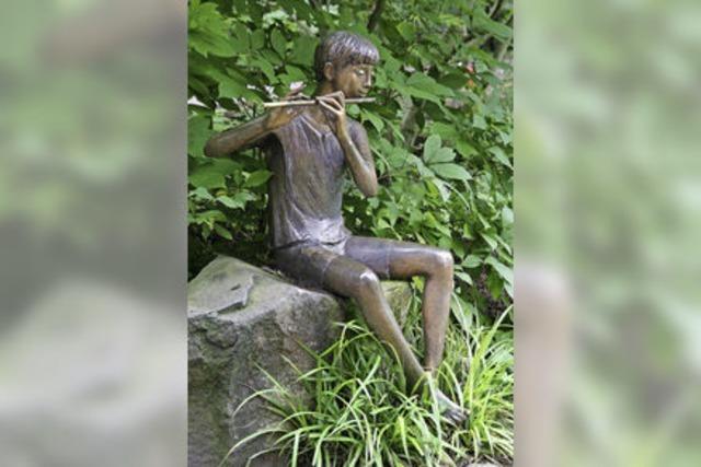 SKULPTUREN IN LAHR: Der sitzende Flötenspieler