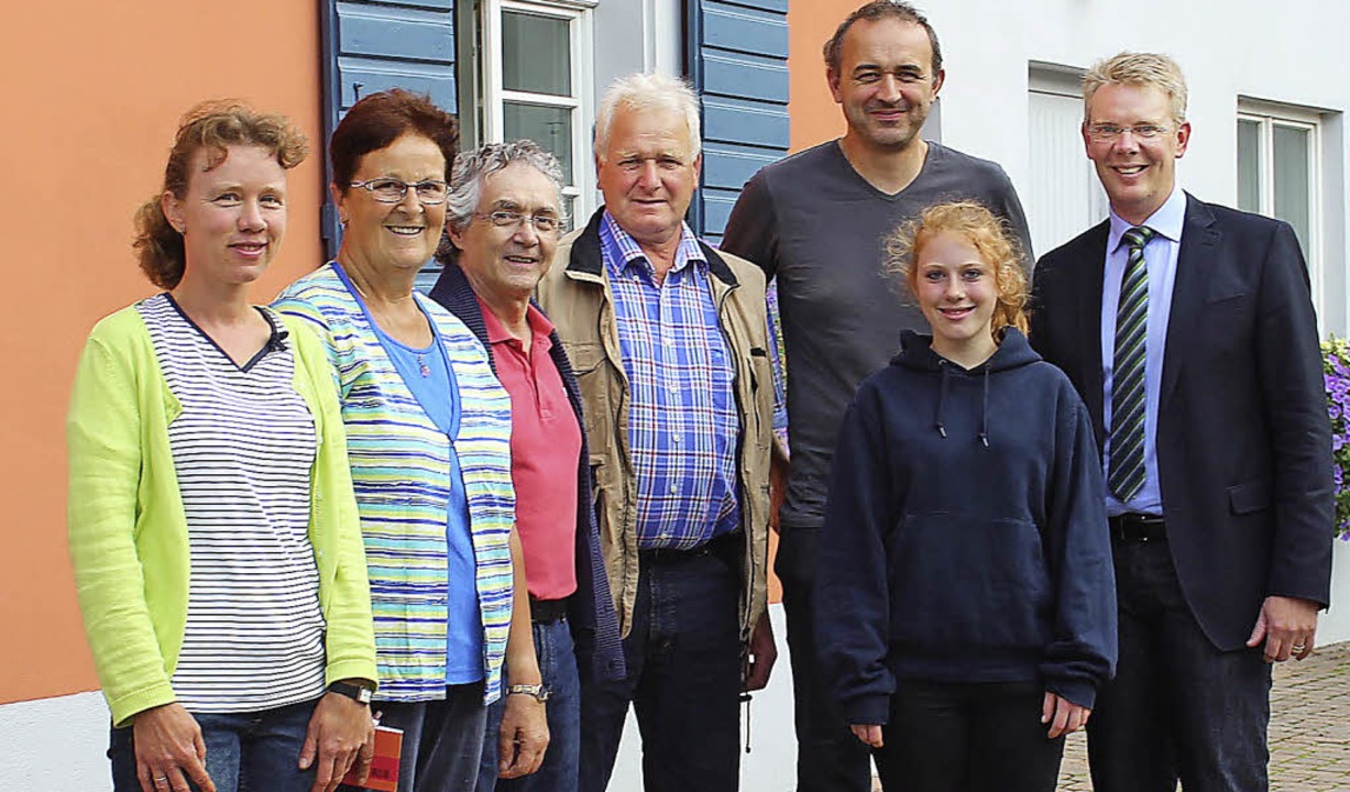 Brgermeister Christian Riesterer mit ...he Hagios und Helga Prg (von rechts)   | Foto: Mario Schneberg
