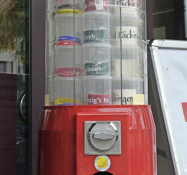 Merchandise Automat vor dem Kursaal in Bad Sckingen  | Foto: Verena Pichler