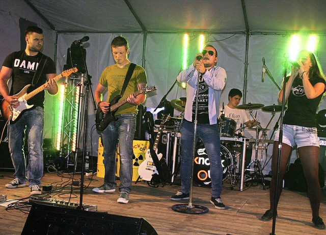 &#8222;Knock out&#8220; rockte ab beim Sommernachtsfest in Gutach   | Foto: Karin Hei