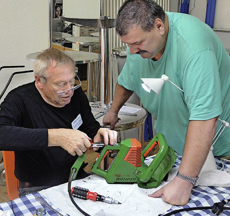 Auch die Heckenschere sollte bald wieder funktionieren.  | Foto: Yvonne Siemann