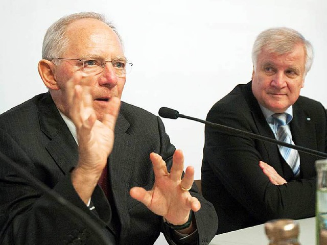 Schuble und Seehofer &#8211; Seit&#82... auf einem Archivbild von Anfang 2013.  | Foto: dpa