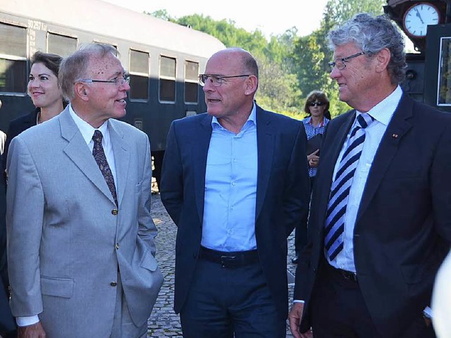 Verkehrsminister Hermann (Mitte) im Ge...kammer, Hans-Ullrich Kammeyer (links).  | Foto: Juliane Khnemund