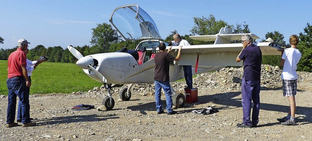 Glck im Unglck hatten Pilot und Pass...er Bild zeigt die Maschine am Montag.   | Foto: Aribert Rssel