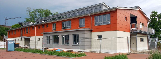 Noch wird am Kinderhaus gebaut, gleichzeitig luft die Planung fr den Betrieb.   | Foto: Schopferer/Langelott