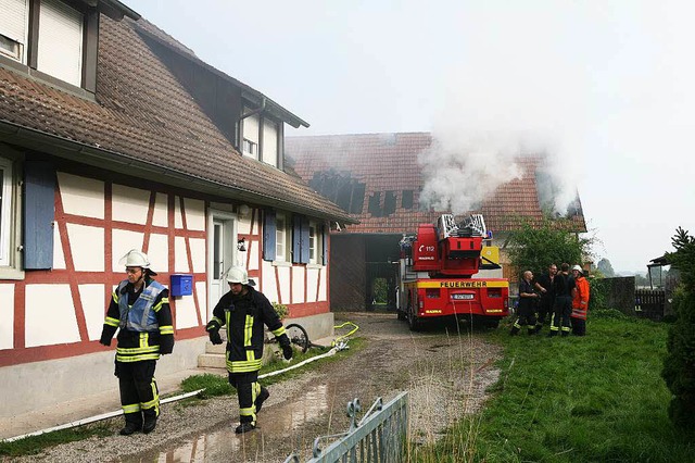 Auch die Drehleiter aus Offenburg war bei der Brandbekmpfung im Einsatz.  | Foto: Bastian Henning