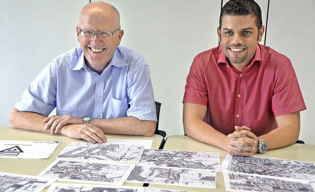 Brgermeister Rolf Karrer (links) und ...e Kinder an die Hand geben zu knnen.   | Foto: Ingrid Bhm-Jacob