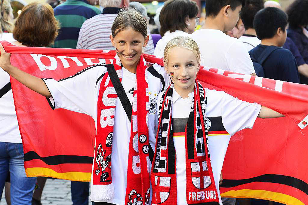 Freiburg hat Bundestrainer Lw einen rauschenden Empfang bereitet.