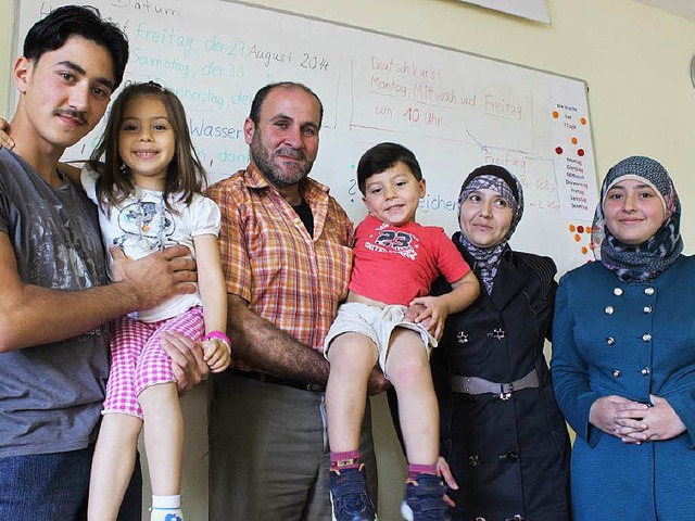 Die Familie Kubbieh: Majid mit Somaja,...Abderachman, Hiam und Inam (von links)  | Foto: Sina Gesell