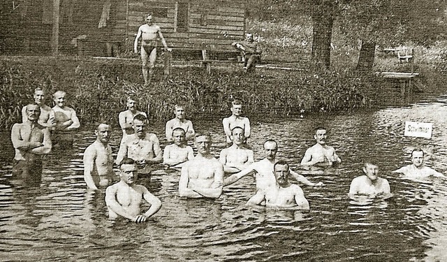 Schwimmer in der Schutter  Anfang des 20. Jahrhunderts   | Foto: Repros: Wolfgang Beck