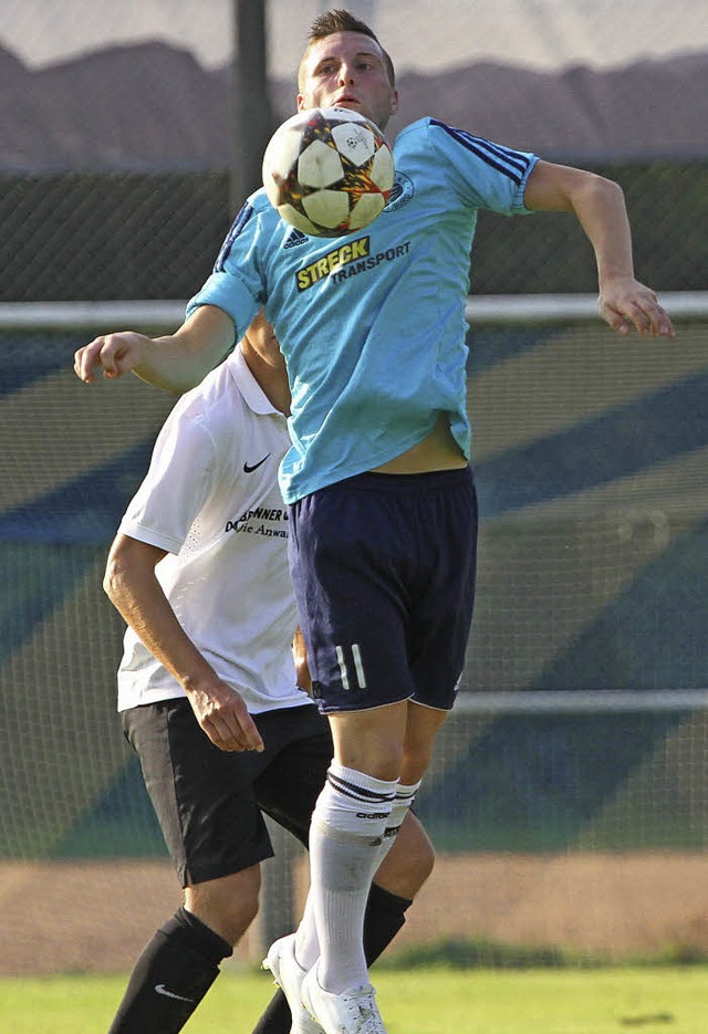 Mit breiter Brust ins Viertelfinale: D...n  den FC Neustadt mit 1:0 in Fhrung   | Foto: Benedikt Hecht