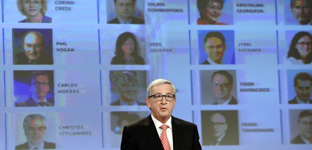 Der neue Kommissionsprsident Jean-Cla...t in Brssel die neue Kommission vor.   | Foto: AFP