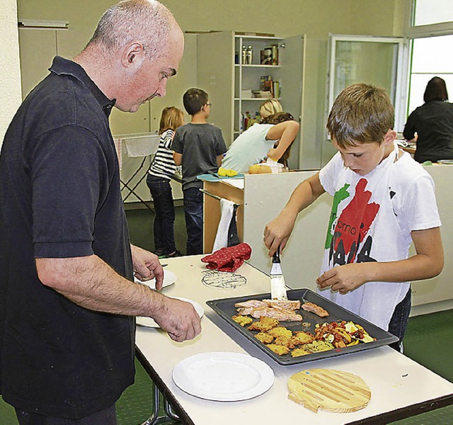 In Simonswald lernten Kinder bei Spitz...ion des DLRG-Ortsvereins Oberprechtal.  | Foto: Veranstalter