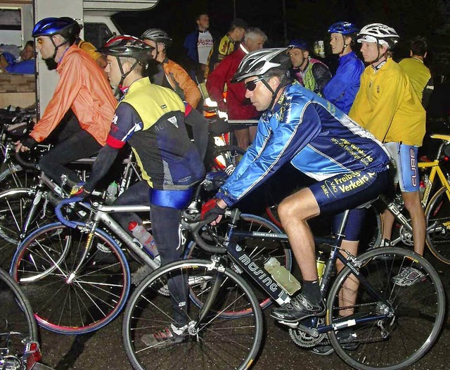 Es wird noch dunkel sein, wenn sich am...r  auf die Radmarathonstrecke machen.   | Foto: Archiv: Privat