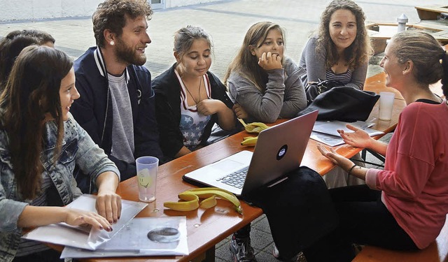 Lernen mit Spa: In der Sommerschule b... Jugendliche aufs neue Schuljahr vor.   | Foto: Taschinski