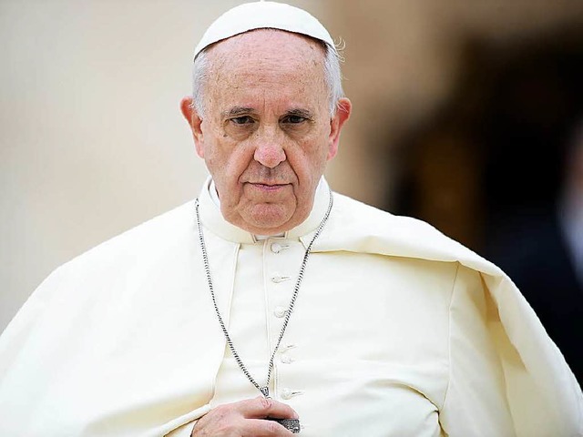 Papst Franziskus folgt einer Einladung...z, dem Prsidenten des EU-Parlaments.   | Foto: AFP