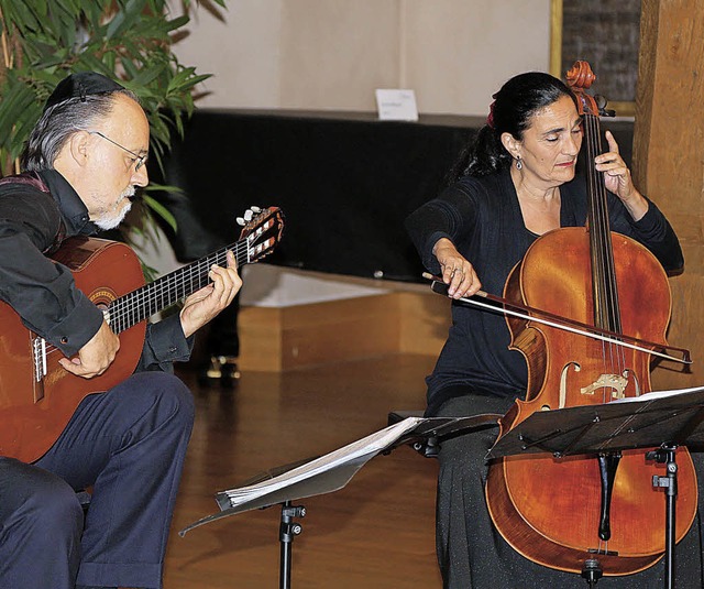 Roberto Legnani (links) und Ariana Burstein bei ihrem Auftrit   | Foto: S. Decoux-Kone