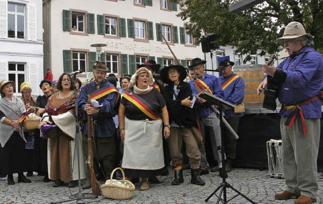 1848er Freiheitslieder sang der Hecker...ums Schopfheimer Rathaus im Jahr 2012.  | Foto: Marlies Jung-Knoblich