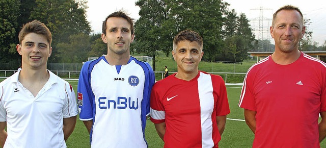 Thomas Duffner (rechts) kam als neuer ...ks) stieen aus dem Reserveteam dazu.   | Foto: Jrn Kerckhoff