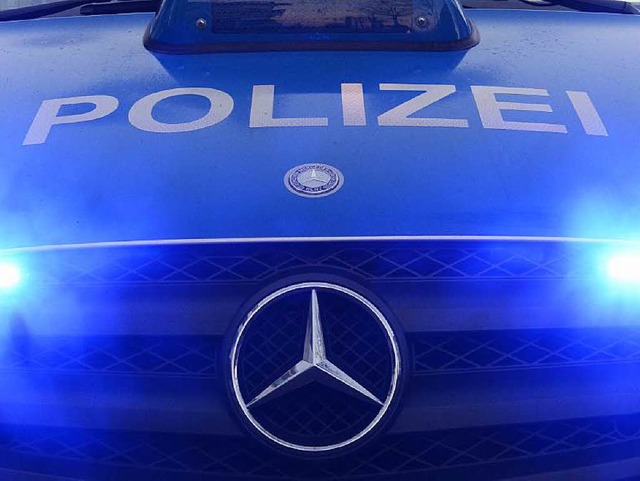 Die Polizei bittet um Hinweise zum Unfallhergang.  | Foto: dpa