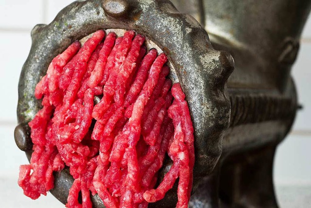 Gefahr im Fleisch: Die Polizei fahndet...rantwortlich fr die Nadeln sein soll.  | Foto: dpa