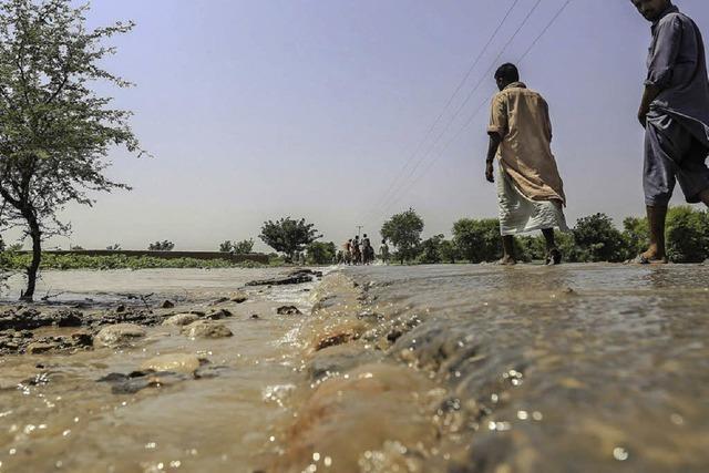 Fluten in Indien und Pakistan haben 500 Menschenleben gefordert