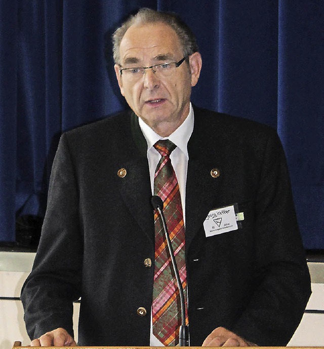 Der Prsident des Schwarzwaldvereins, ...t in den Mittelpunkt seiner Ansprache.  | Foto: Christa Maier