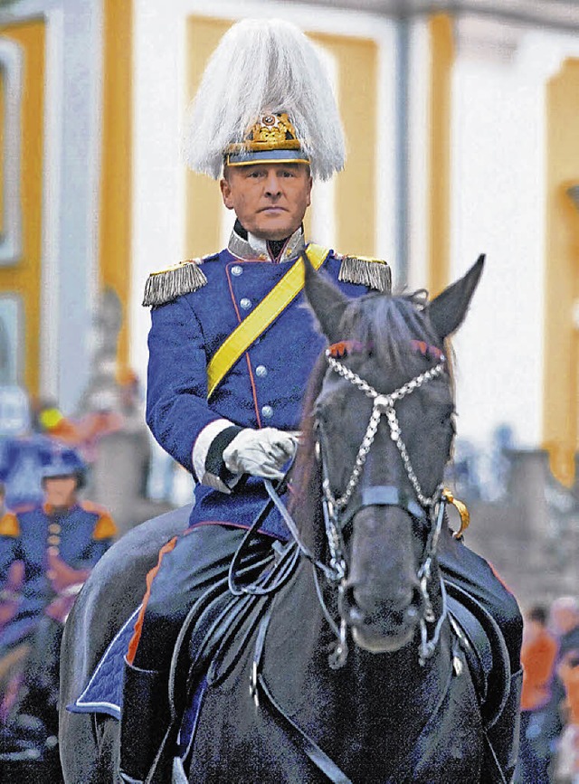 Zur Parade trgt das Reitturnier Gala-Uniform.    | Foto: rom