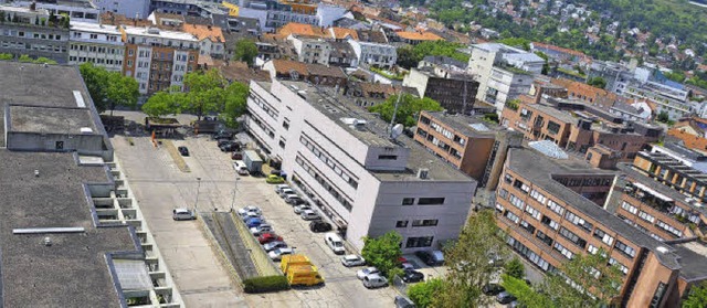 Ein Blick auf das Gelnde, das berbau...er Parkplatz und das Telekom-Gelnde.   | Foto: Trenz