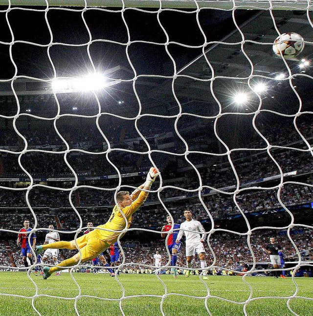 Gleich fnf Tor kassierte der FC Basel im Spiel gegen Real Madrid.  | Foto: dpa
